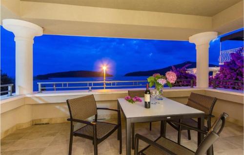 Molunat Apartment | Amazing Apartment In Molunat With House Sea View