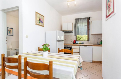 Krk Apartment | Amazing apartment in Pinezici with WiFi