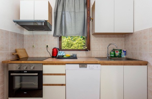 Krk Apartment | Amazing apartment in Pinezici with WiFi