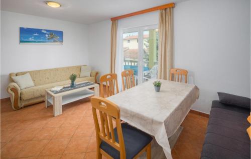 Mugeba Apartment | Amazing Apartment In Porec With House Sea View