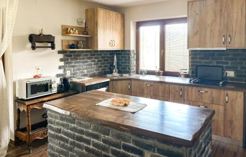 Trsce Apartment | Amazing Apartment In Trsce With Sauna