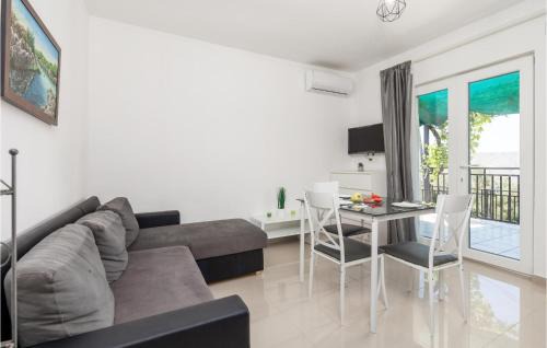 Vlasici Apartment | Amazing Apartment In Vlasici With Wifi