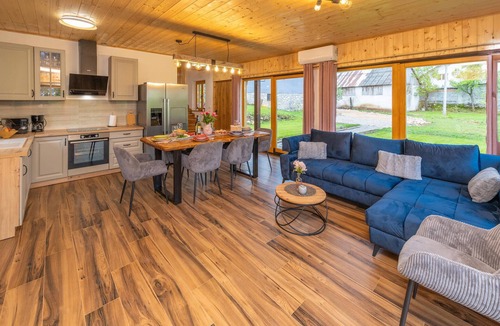 Perusic House | Amazing home in Bukovac Perusicki with sauna