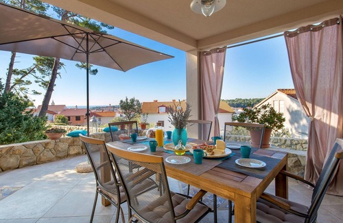Banjol House | Amazing home in Banjol