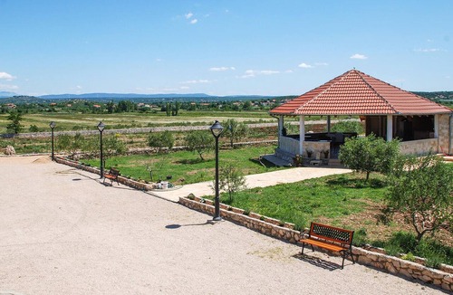 Polaca House | Amazing home in Lisane Tinjske