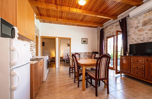 Polaca House | Amazing home in Lisane Tinjske