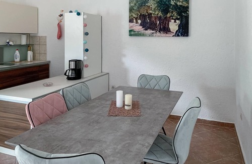 Tijesno House | Amazing home in Jezera with WiFi