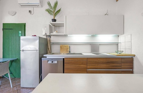 Tijesno House | Amazing home in Jezera with WiFi