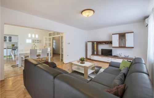 Presika House | Amazing Home In Labin
