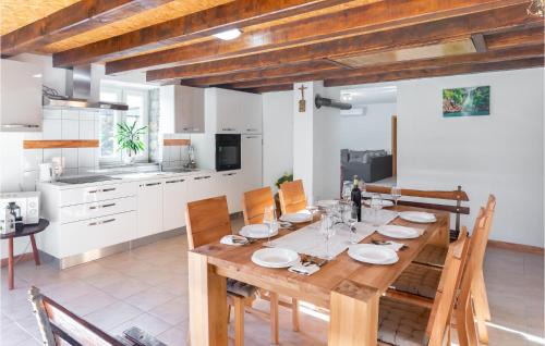 Lokvicici House | Amazing Home In Lokvicici