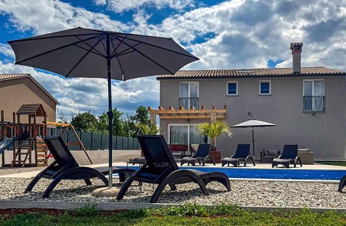 Santalezi House | Amazing home in Nedescina