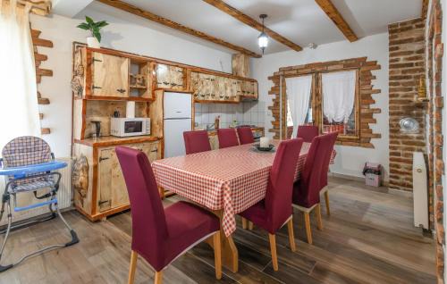Brestovac House | Amazing Home In Novo Zvecevo With Sauna