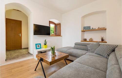 Buici House | Amazing Home In Porec