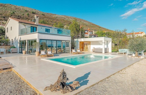Ravni House | Amazing home in Ravni with sauna