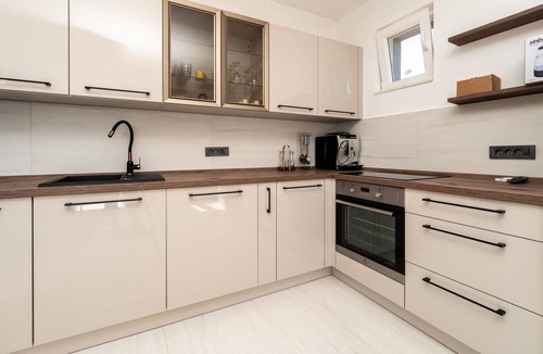 Rtina House | Amazing home in Razanac