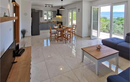 Risika House | Amazing Home In Risika