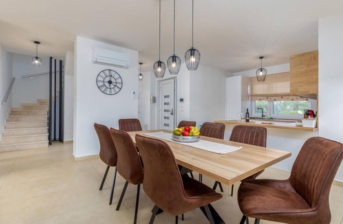 Marcana House | Amazing home in Segotici