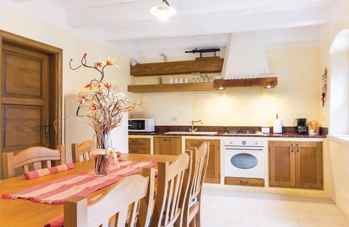 Sisan House | Amazing home in Sisan