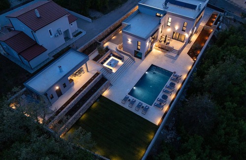 Vrh House | Amazing home in Vrh with sauna