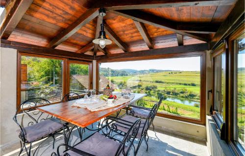 Karlovac House | Amazing Home In Zadobarje