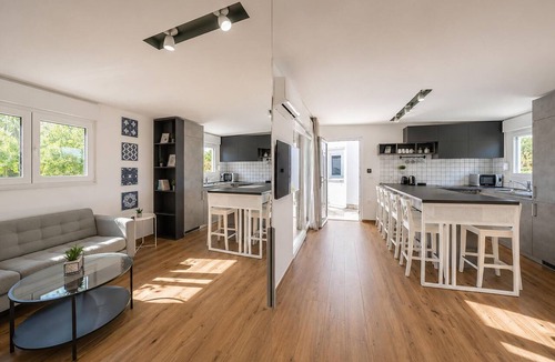 Brisevo House | Amazing home in Zerava