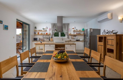 Zrnovnica House | Amazing home in Zrnovnica