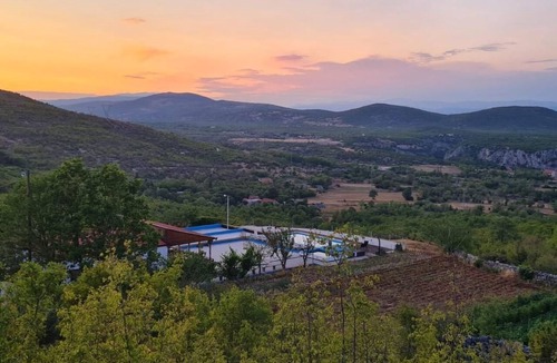 Donji Dolac House | Anwesen "Poljicko imanje" mit eigenem Pool by Interhome