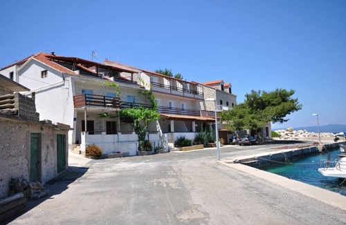 Zaklopatica Apartment | Apartments Ivka (53971-A2) - Zaklopatica - island Lastovo