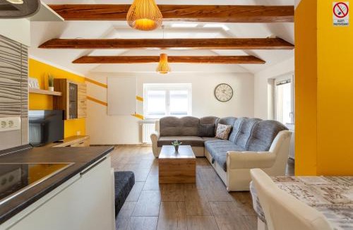 Menges Apartment | Apartma Majdas
