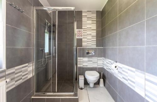 Menges Apartment | Apartma Majdas
