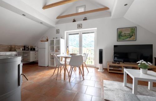 Dovje Apartment | Apartmaji na hribu