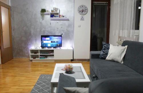 Pale Apartment | Apartman 19