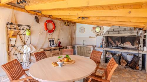 Tribunj Apartment | Apartman Barbara 1 by Villas Guide