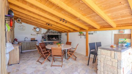 Tribunj Apartment | Apartman Barbara 1 by Villas Guide