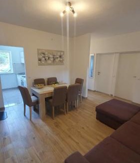Pirovac Apartment | Apartman Ena terasa&parking