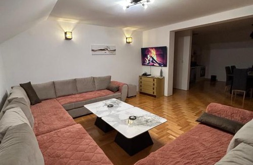 Pale Apartment | Apartman Materić