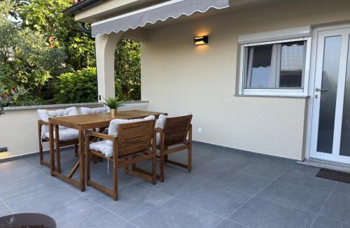 Salatic Apartment | Apartman Meld