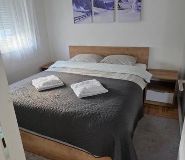 Pale Apartment | Apartman Mia