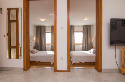 Njivice House | Apartmani VILLA KALINIC