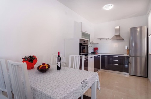 Nerezine Apartment | Apartment Mirna (64427-A1) - Nerezine - island Losinj