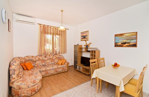 Betina Apartment | Apartment Šare