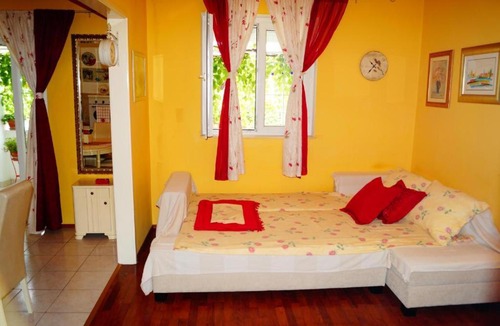 Jesenice Apartment | Apartment 20 meters from the beach