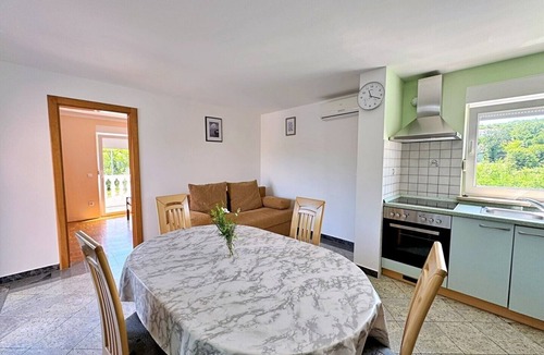 Soline Apartment | Apartment 250 m from sea, balcony, private parking, BBQ