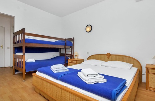 Gdinj Apartment | Apartment Ana - 5 m from beach: R3-14(4) - Cove Pokrivenik, Island Hvar, Croatia