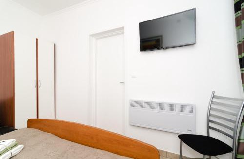 Pile House | Apartment and Room Kapelica
