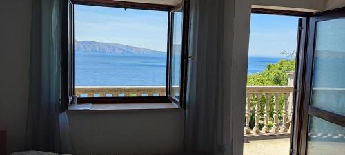 Vratarusa House | Apartment and Rooms Busa 3