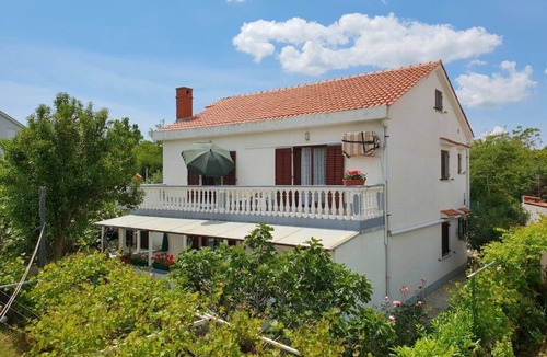 Silo Apartment | Apartment Bijelic - with balcony, 480 m from the Sea, BBQ grill, private parking, no AC