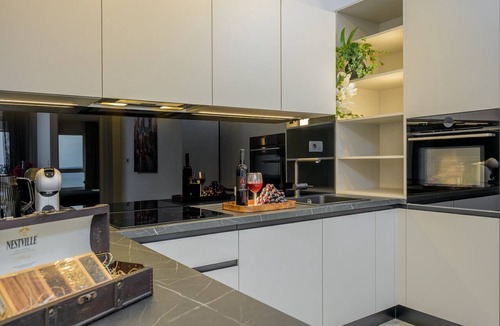 Znjan Apartment | Apartment 'Blue Horizon' with Balcony, Wi-Fi and Air Conditioning