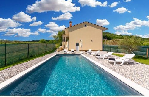 Marcenegla Apartment | Apartment Butoniga Nature with pool and EV station