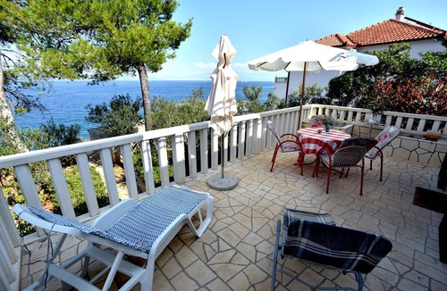 Rogac Apartment | Apartment Elena (31551-A1) - Rogac - island Solta